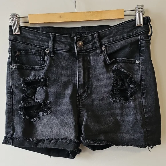 American Eagle Outfitters Size 6 Black Distressed Style Jean Shorts - Picture 1 of 8